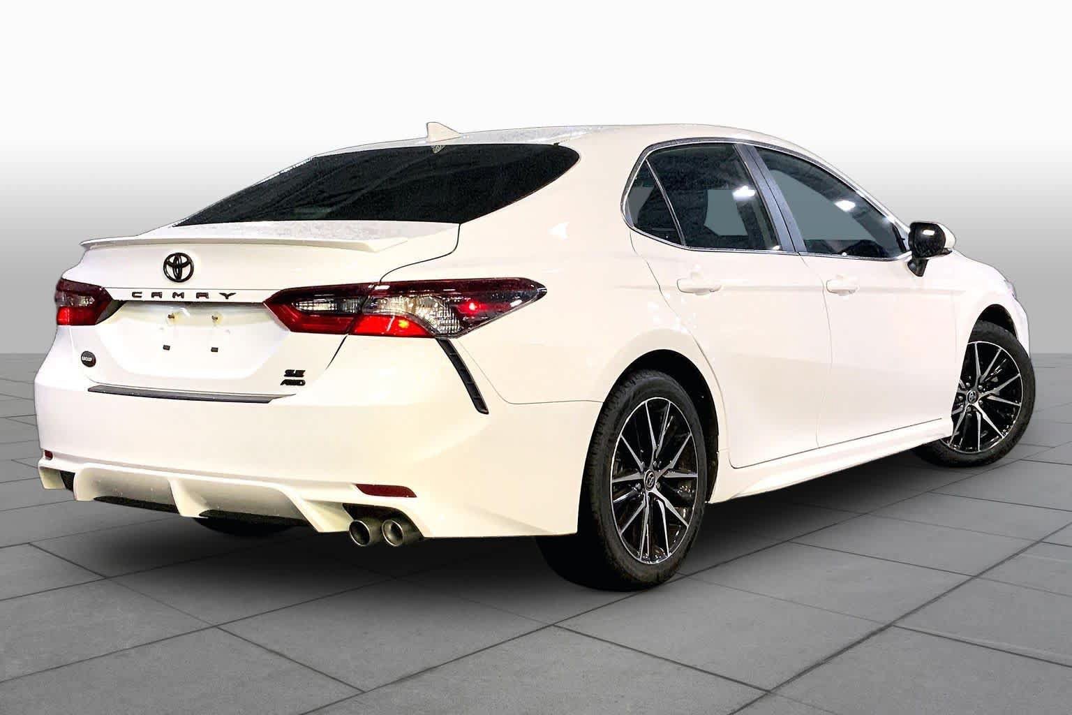Used 2023 Toyota Camry SE AWD/4WD image 13
