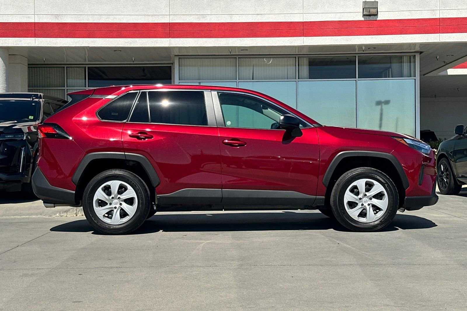 Used 2025 Toyota RAV4 LE image 7