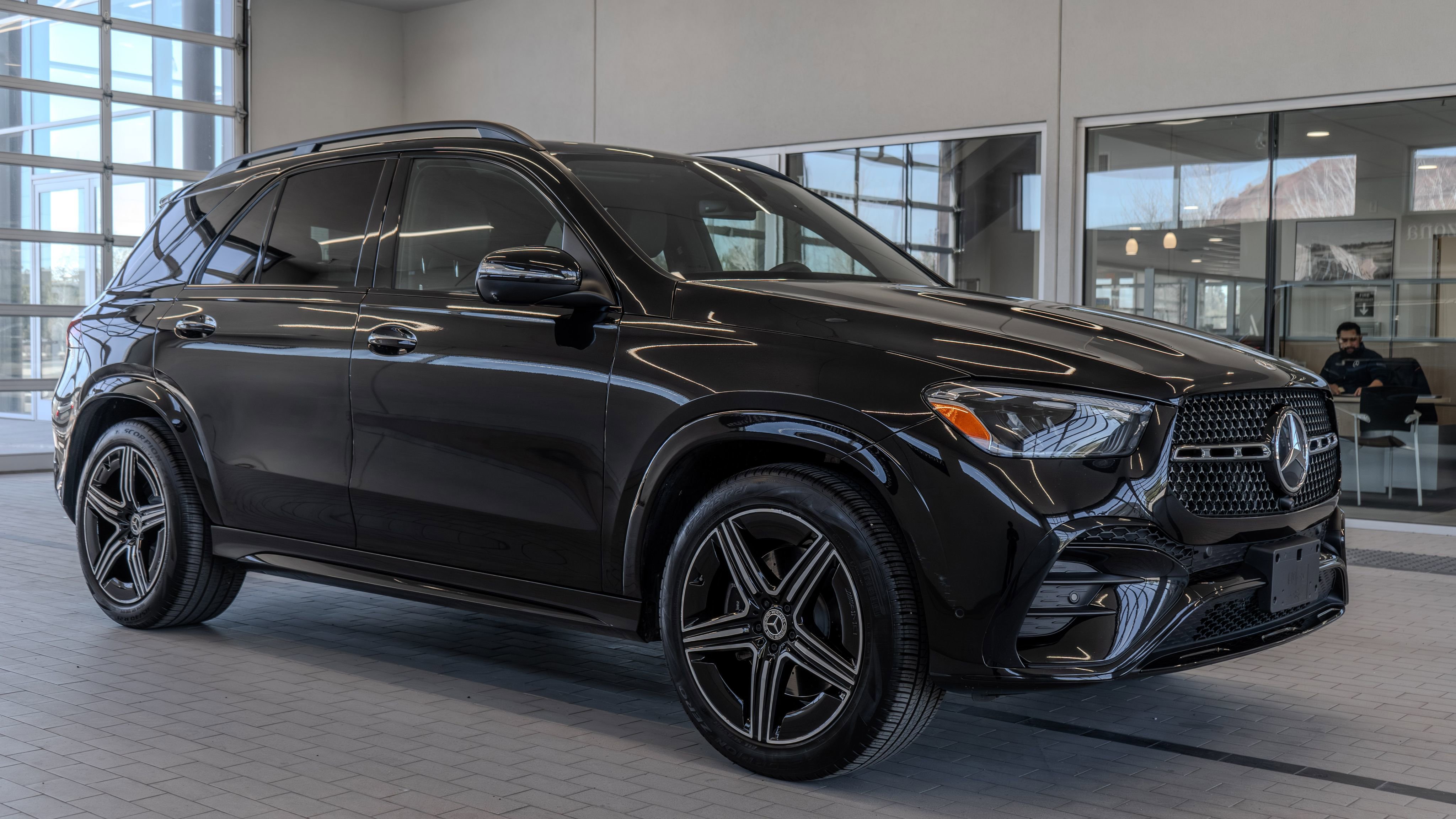 Used 2025 Mercedes-Benz GLE 350 4MATIC image 12