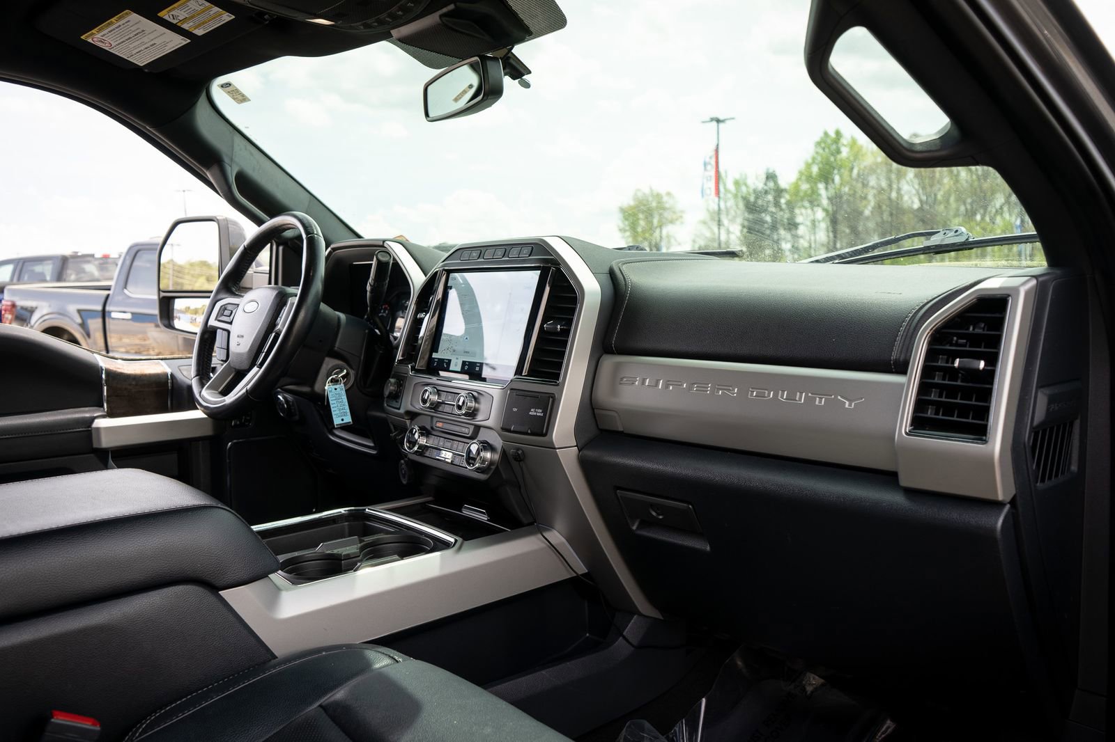 Used 2022 Ford F250 Lariat w/ Black Appearance Package image 21