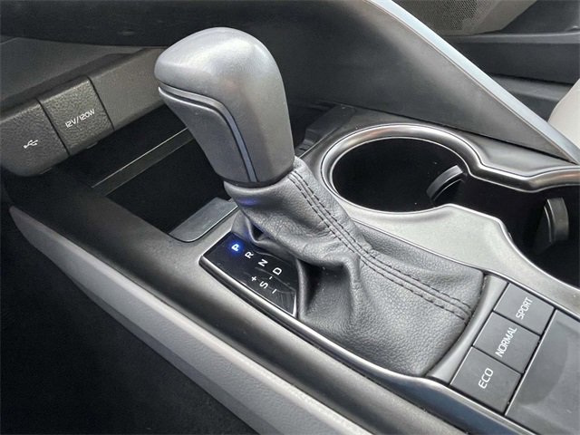 Used 2024 Toyota Camry SE image 31