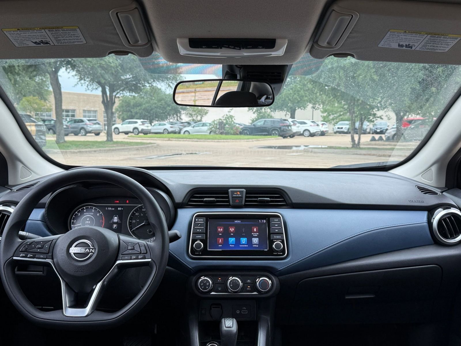 Used 2025 Nissan Versa SV FWD image 33