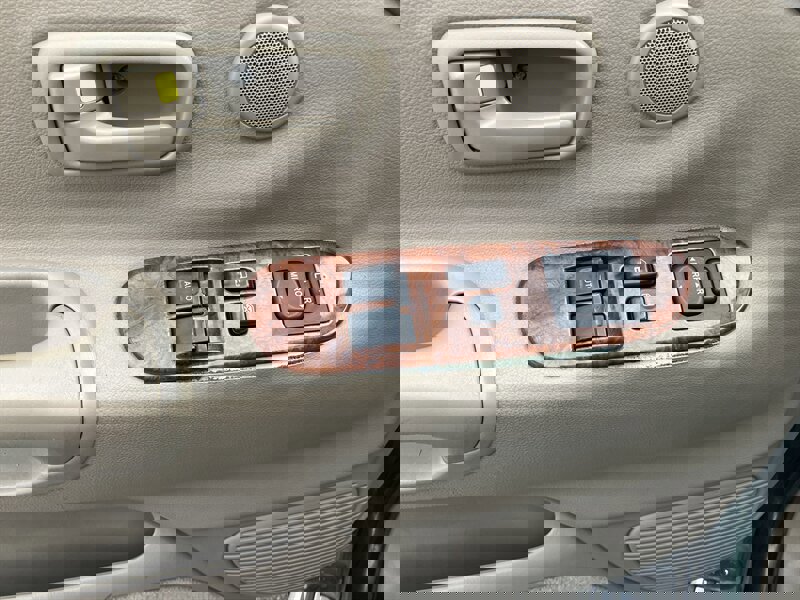 Used 2001 Toyota Tundra Limited image 8