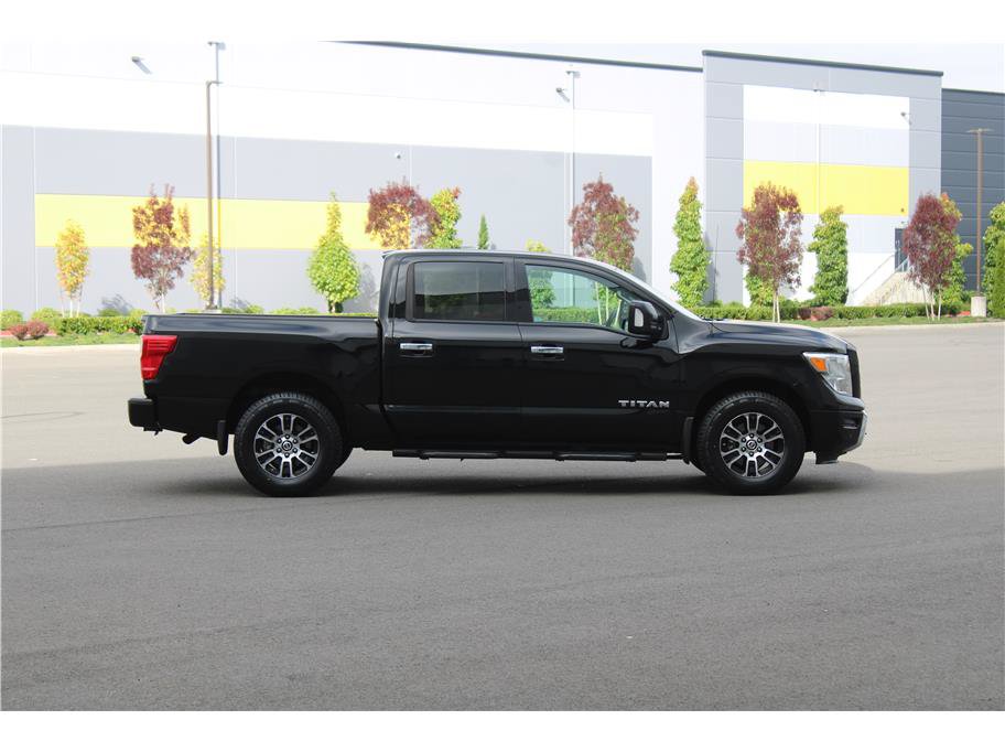 Used 2021 Nissan Titan SV w/ SV Convenience Package AWD/4WD image 4