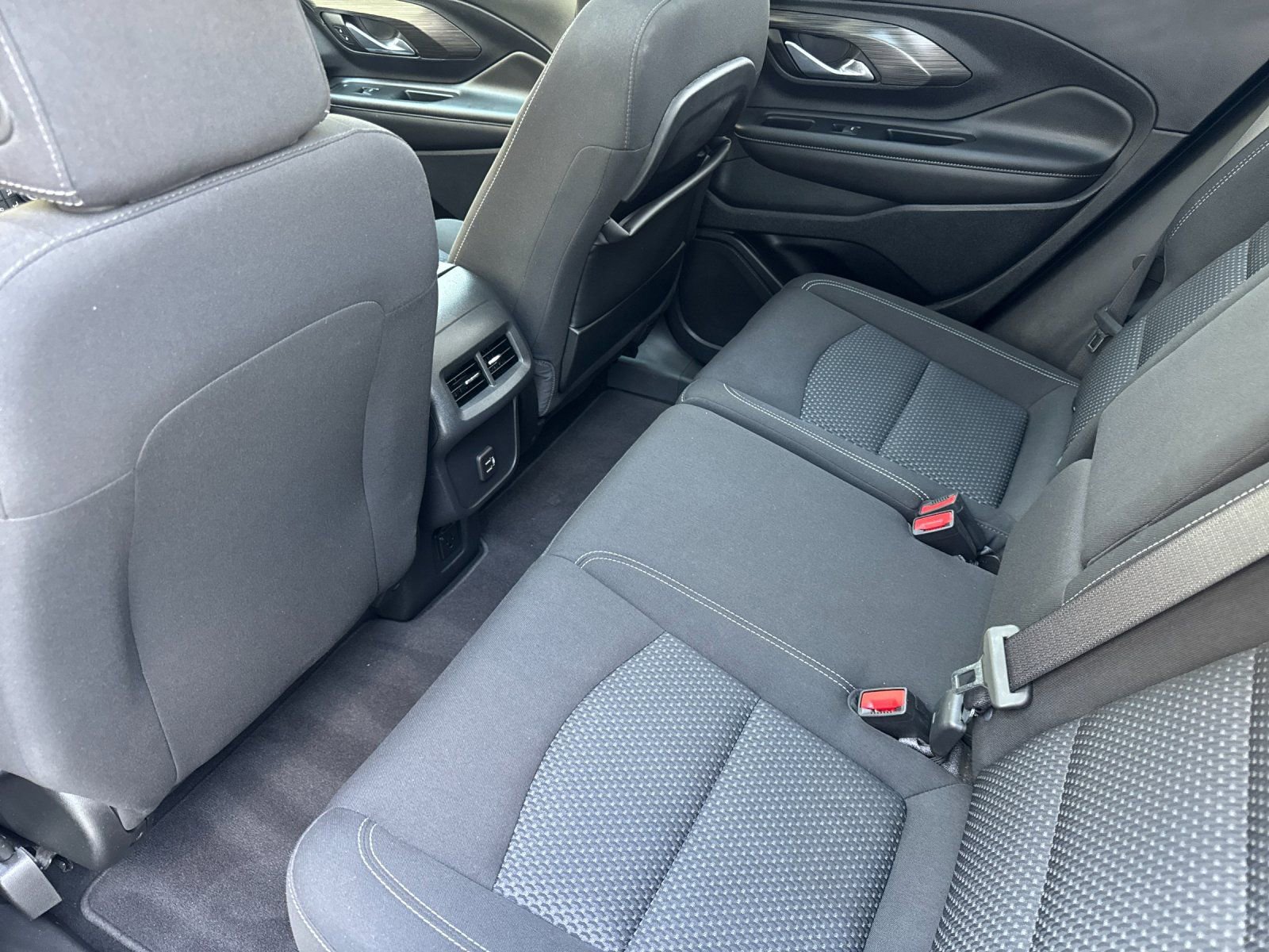 Used 2023 GMC Terrain SLE w/ Driver Convenience Package image 12