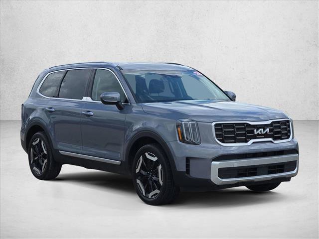 Used 2025 Kia Telluride S FWD image 3
