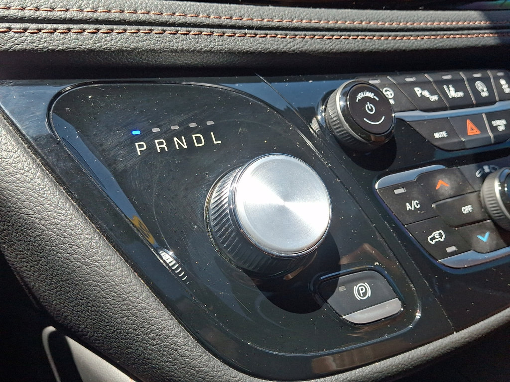 Used 2025 Chrysler Pacifica Pinnacle AWD/4WD image 33
