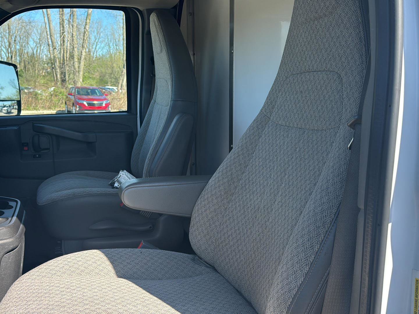 Used 2022 GMC Savana 3500 w/ Power Convenience Package RWD image 11