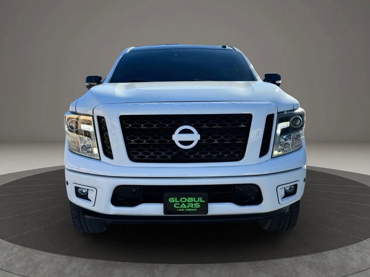 Used 2017 Nissan Titan Platinum Reserve image 3