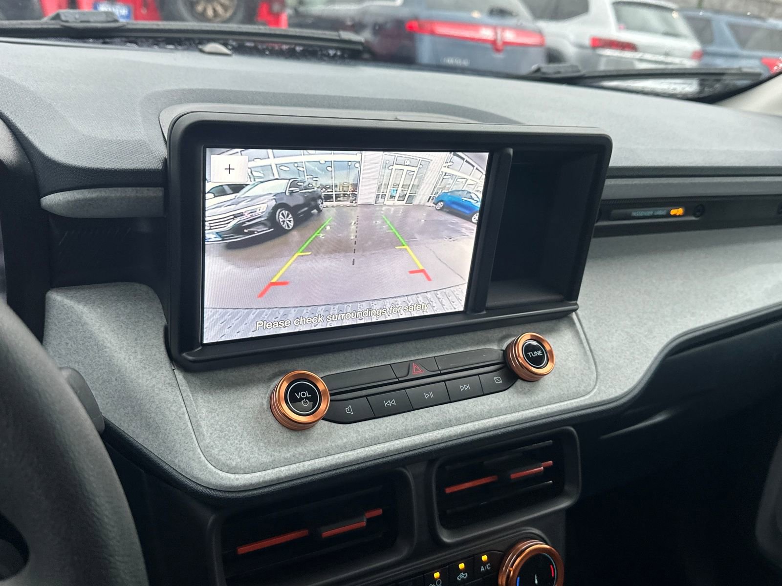 Used 2023 Ford Maverick XLT image 14