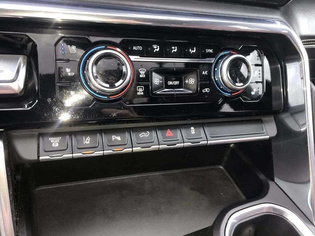 Used 2024 GMC Sierra 3500 Denali Ultimate AWD/4WD image 19