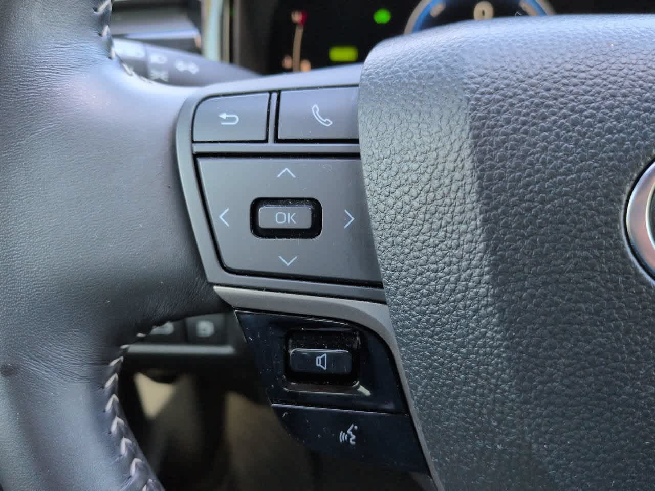 Certified 2025 Toyota Camry SE FWD image 22