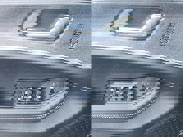 New 2025 Jeep Grand Cherokee Limited w/ Black Appearance Package image 17