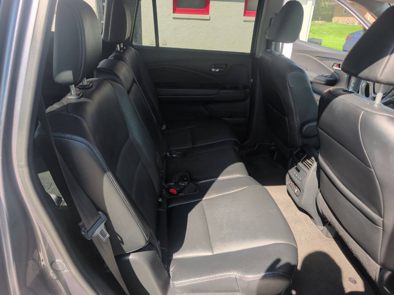 Used 2016 Honda Pilot Touring image 21