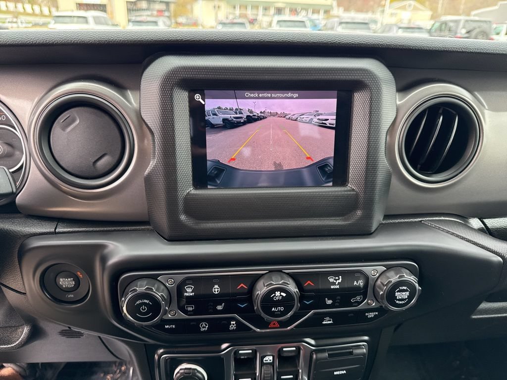 Certified 2021 Jeep Gladiator Sport AWD/4WD image 13