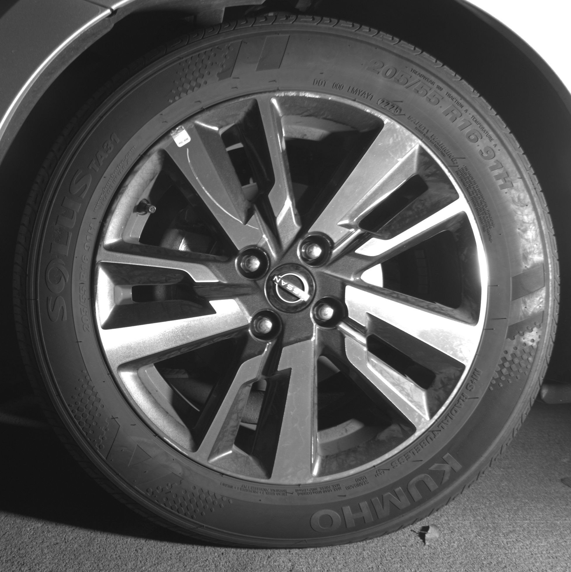 Used 2025 Nissan Versa SV image 12