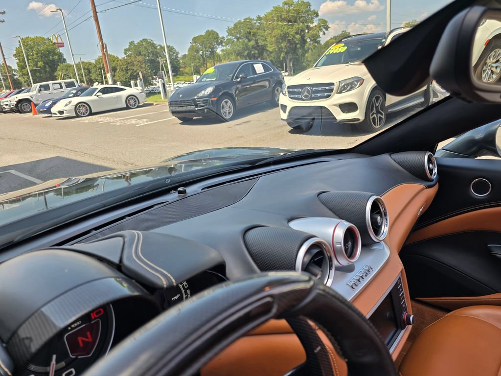 Used 2015 Ferrari California T RWD image 34