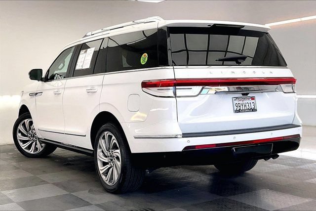 Used 2022 Lincoln Navigator Reserve AWD/4WD image 9