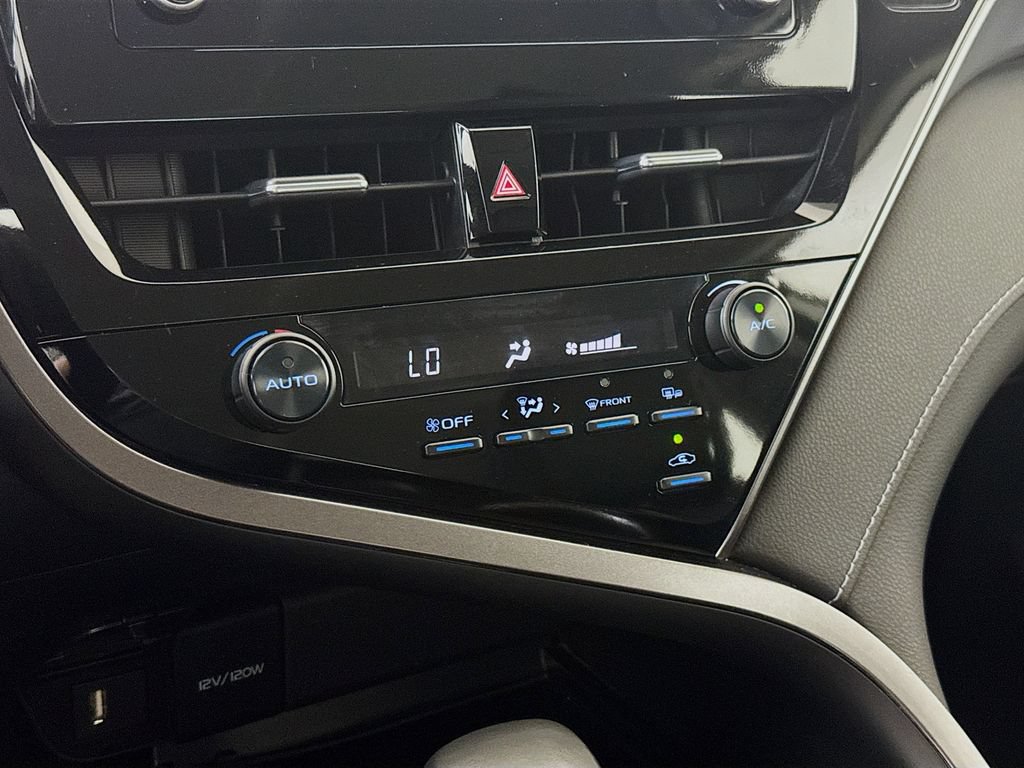 Used 2024 Toyota Camry SE FWD image 18
