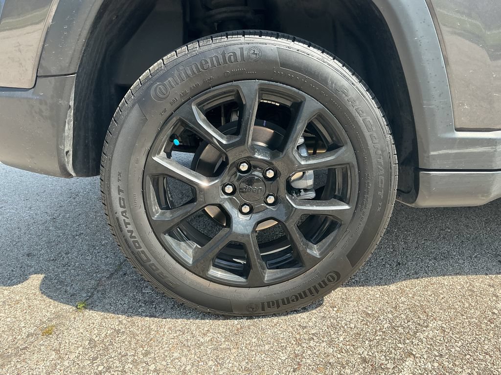 Used 2023 Jeep Compass Latitude AWD/4WD image 8