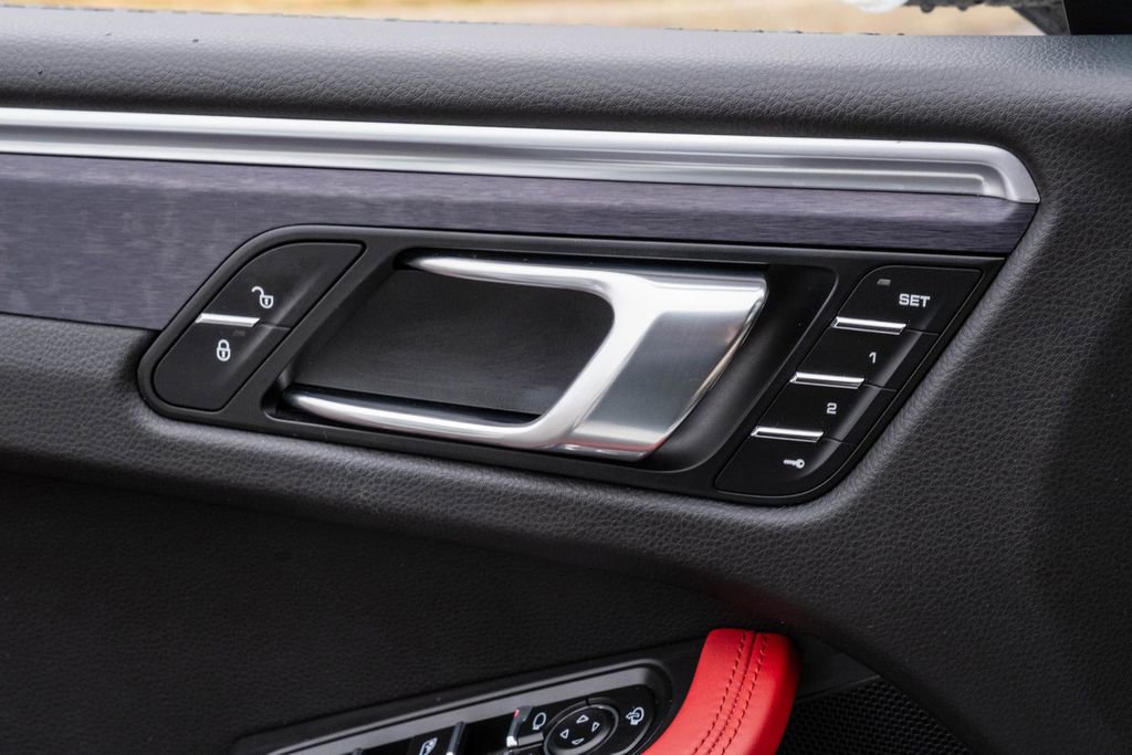Used 2017 Porsche Macan GTS image 12