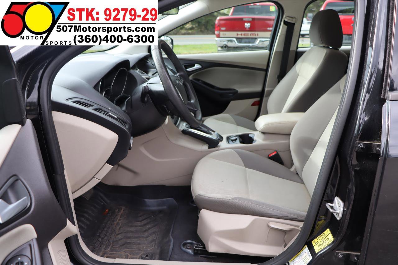 Used 2014 Ford Focus SE w/ SE Winter Package image 13