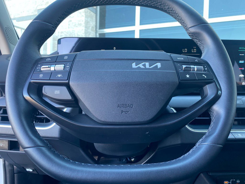 Used 2025 Kia K4 EX FWD image 17