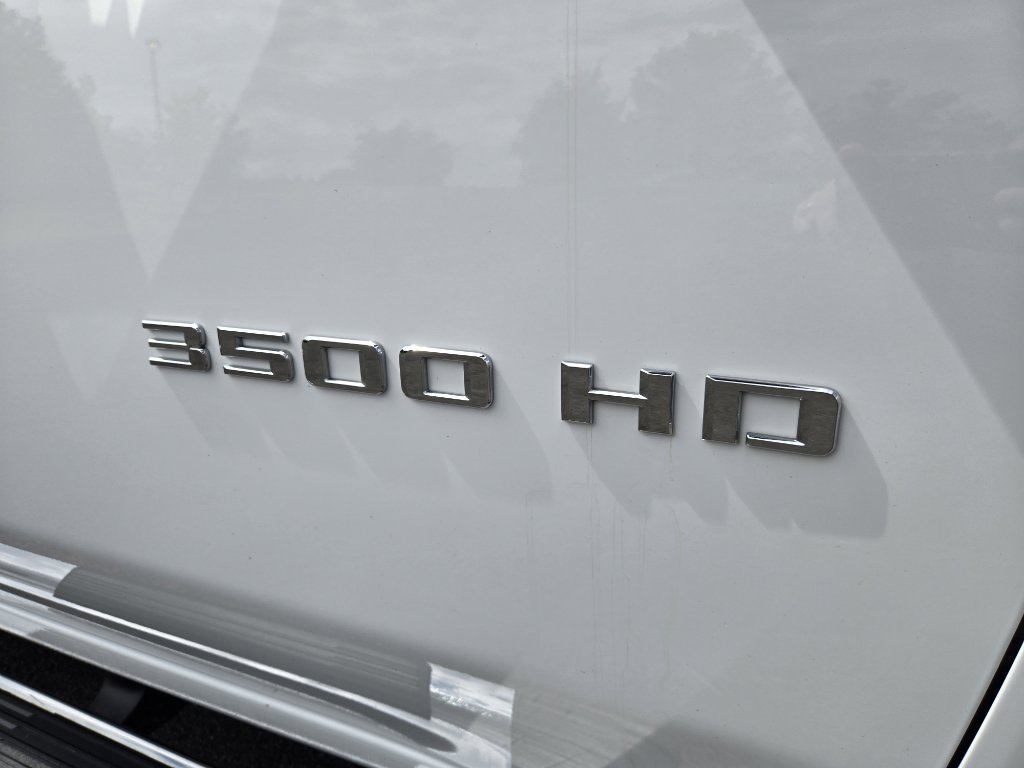 Used 2023 Chevrolet Silverado 3500 High Country w/ Technology Package image 7