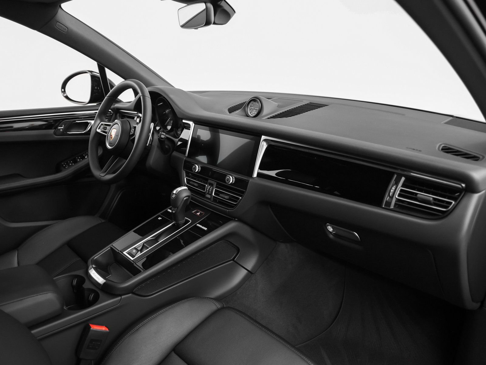 Certified 2025 Porsche Macan image 22