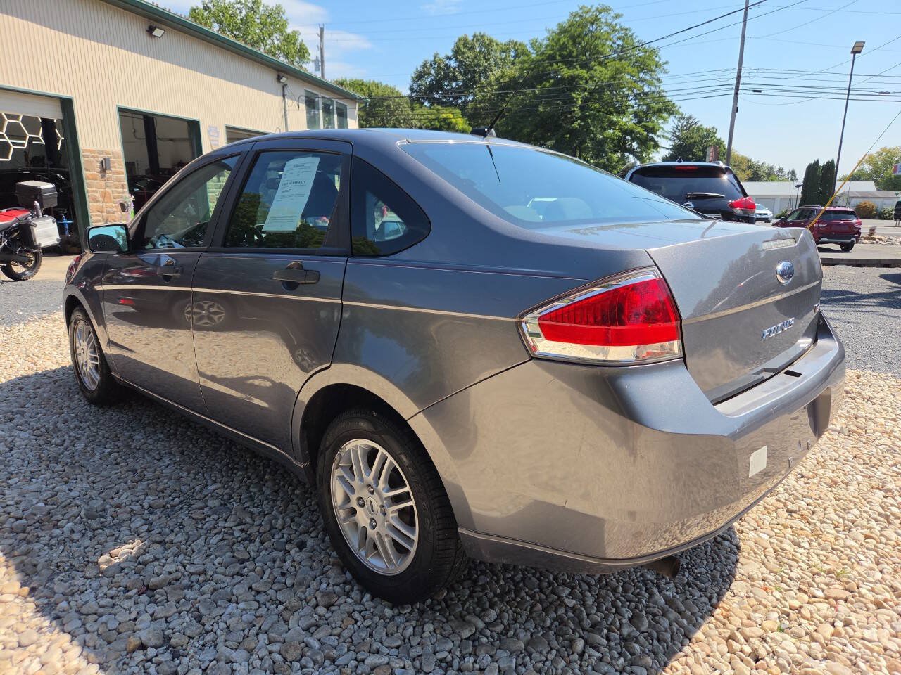 Used 2010 Ford Focus SE FWD image 5