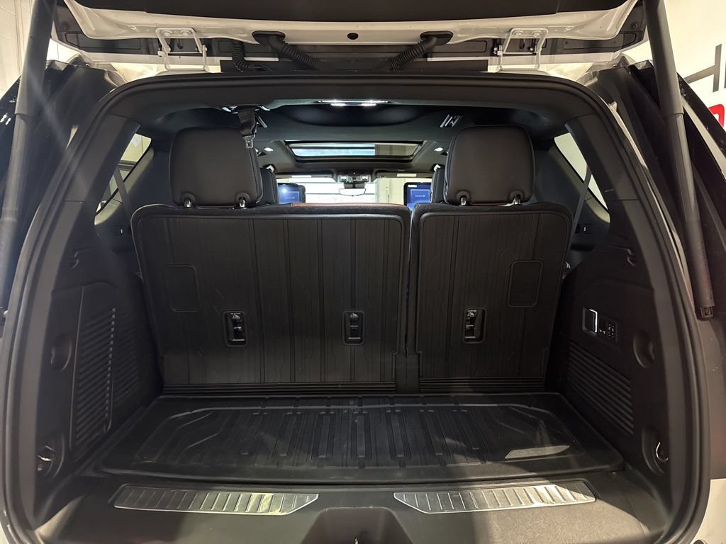 Used 2024 GMC Yukon Denali Ultimate AWD/4WD image 25