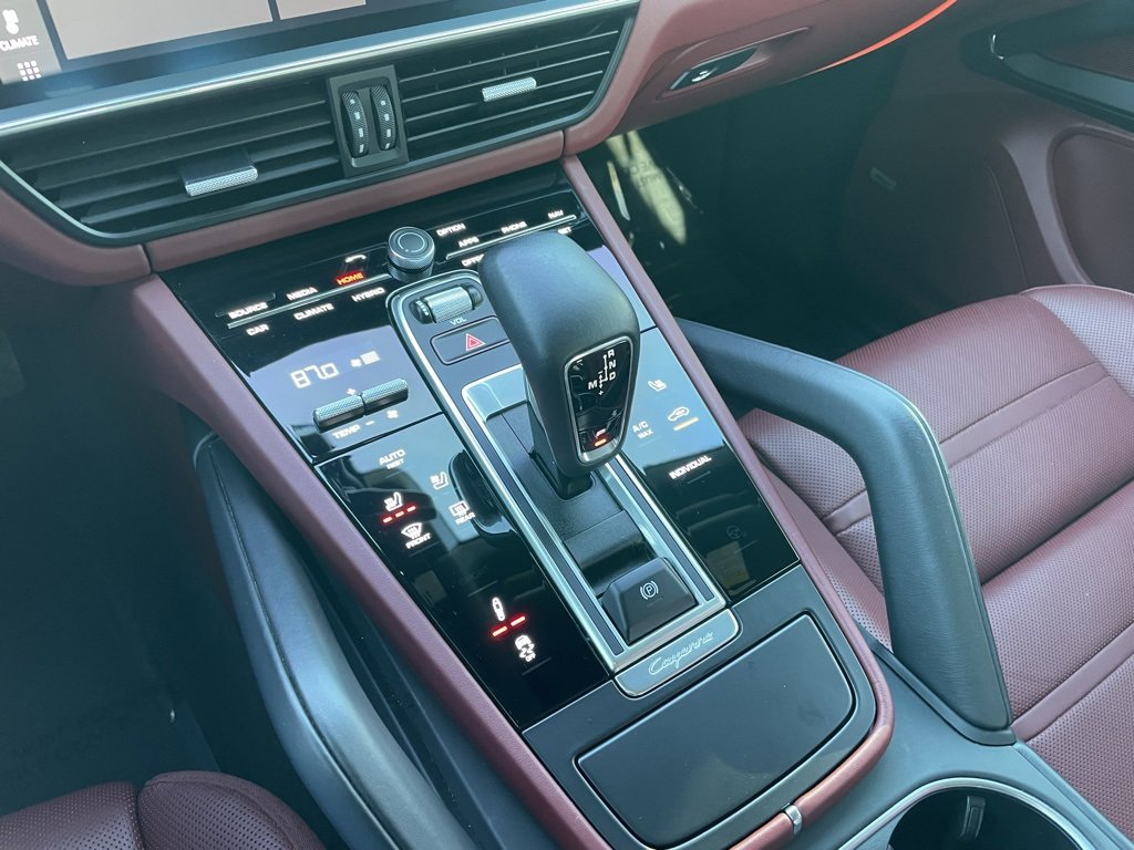 Used 2021 Porsche Cayenne Base image 13