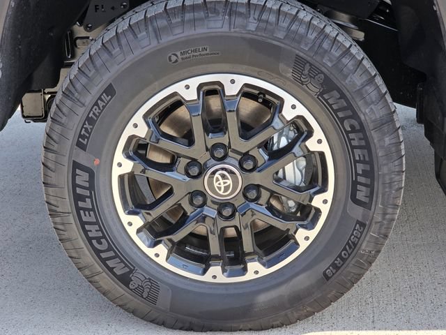 New 2026 Toyota Tundra SR5 w/ TRD Off-Road Premium Package AWD/4WD image 12