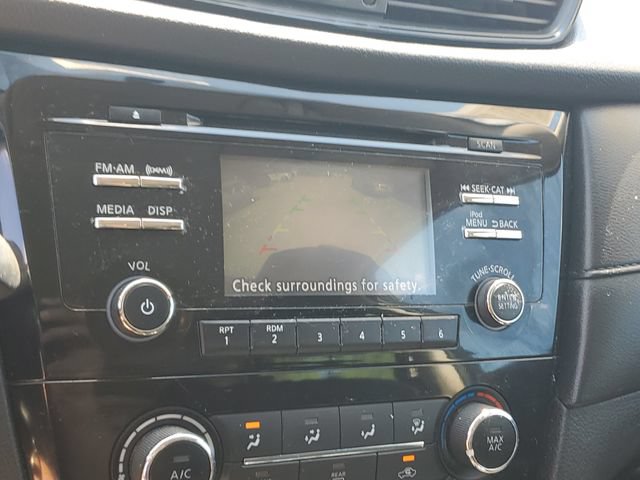 Used 2017 Nissan Rogue S AWD/4WD image 27