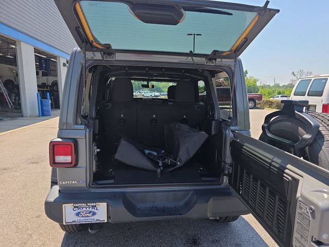 Used 2023 Jeep Wrangler Unlimited Sport w/ Sun And Sound Package AWD/4WD image 13