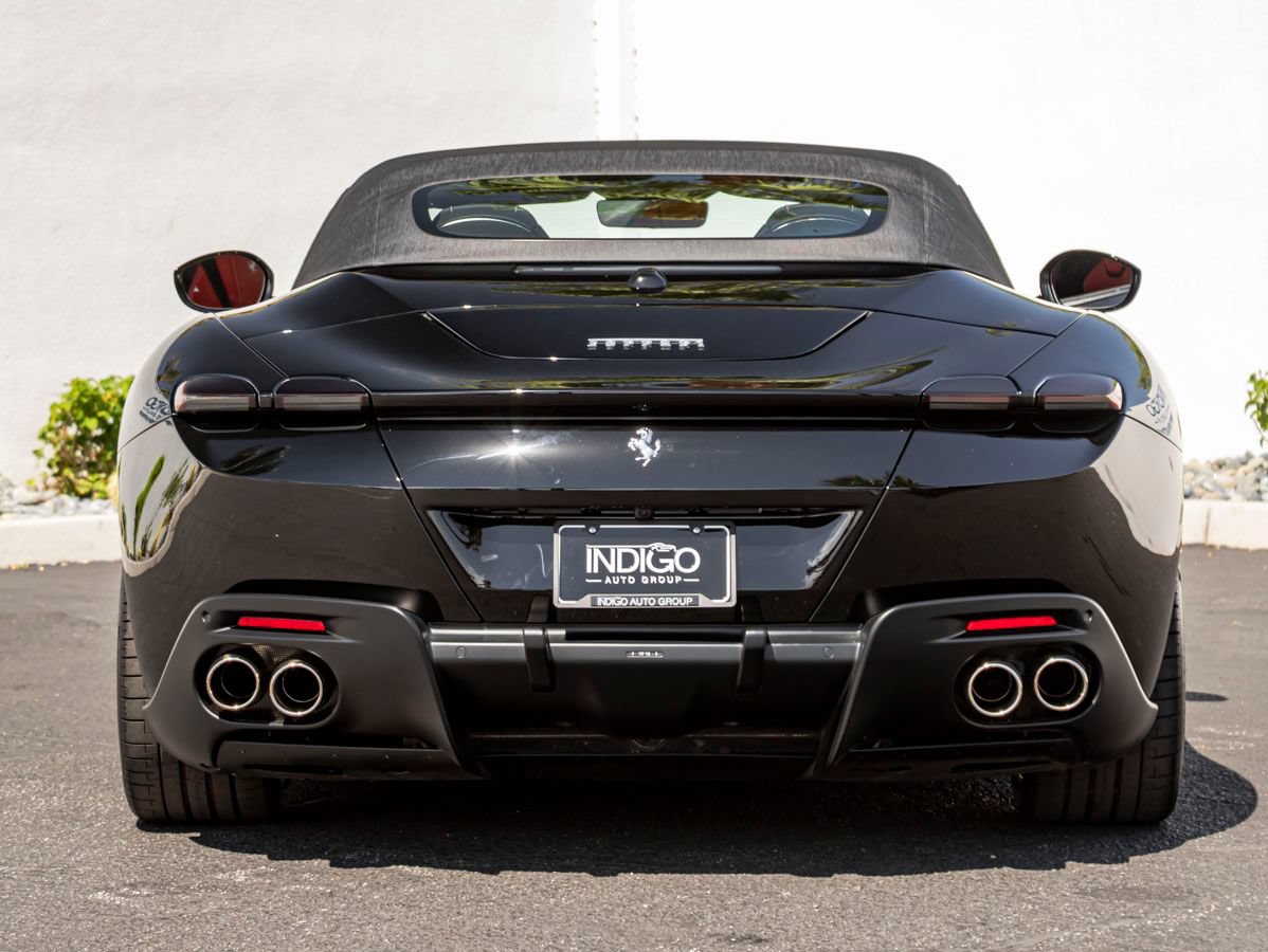 Used 2024 Ferrari Roma Spider RWD image 9