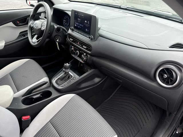 Used 2022 Hyundai Kona SE w/ Cargo Package FWD image 15