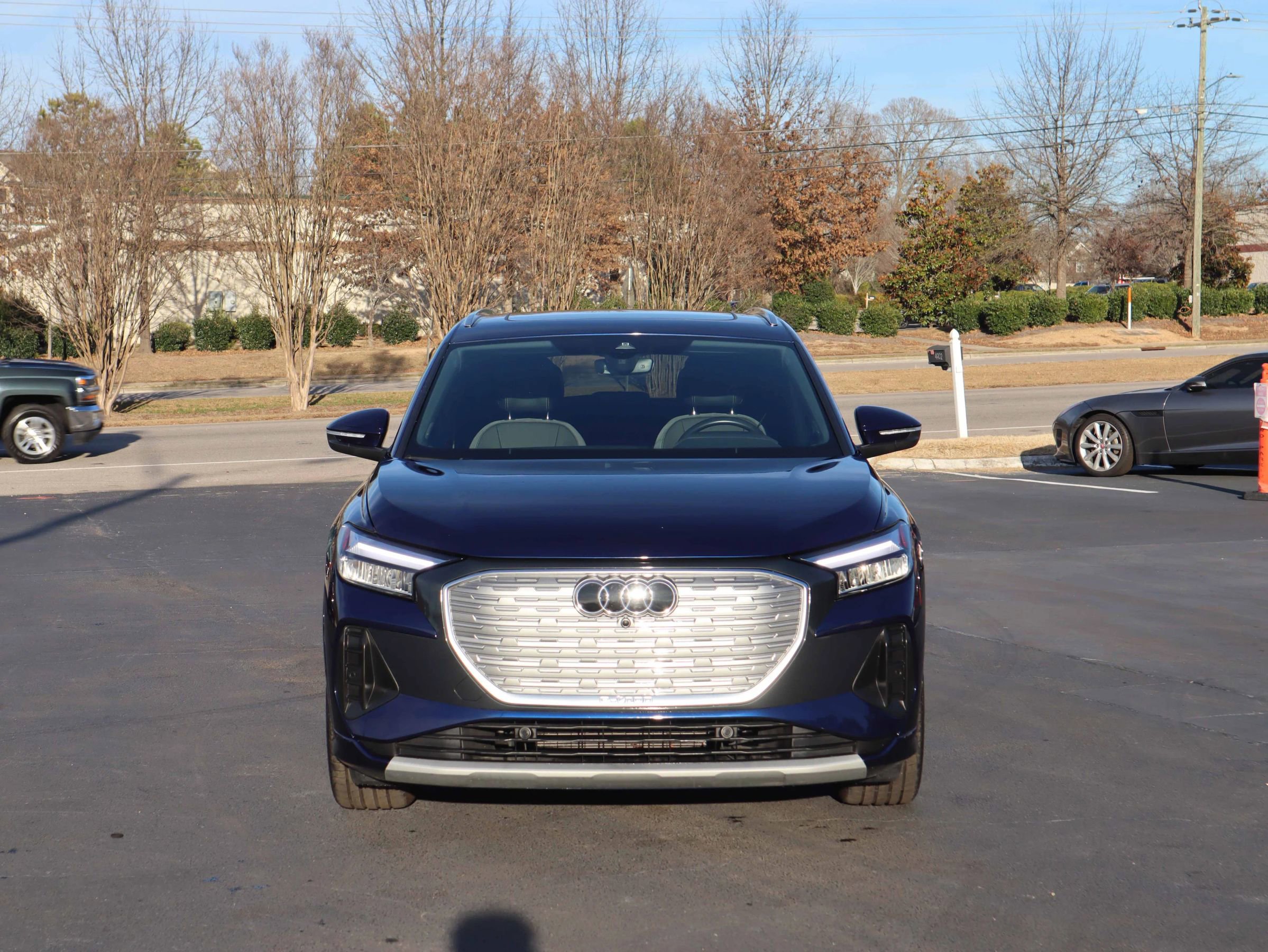 Used 2023 Audi Q4 e-tron Premium Plus w/ Premium Plus image 16