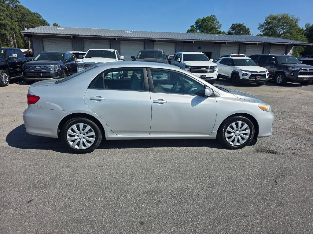 Used 2013 Toyota Corolla LE FWD image 4