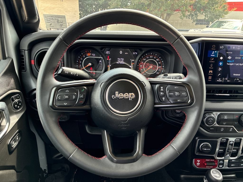 Used 2024 Jeep Wrangler Unlimited Rubicon AWD/4WD image 15