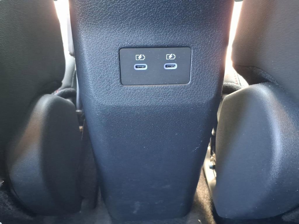 Used 2025 Nissan Kicks SR image 14