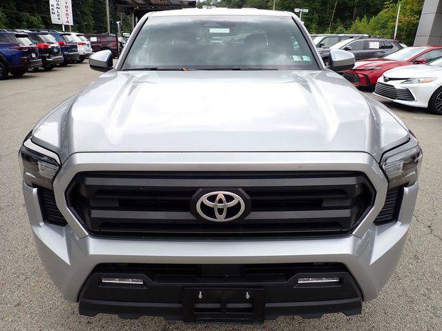 Certified 2025 Toyota Tacoma SR5 AWD/4WD image 8