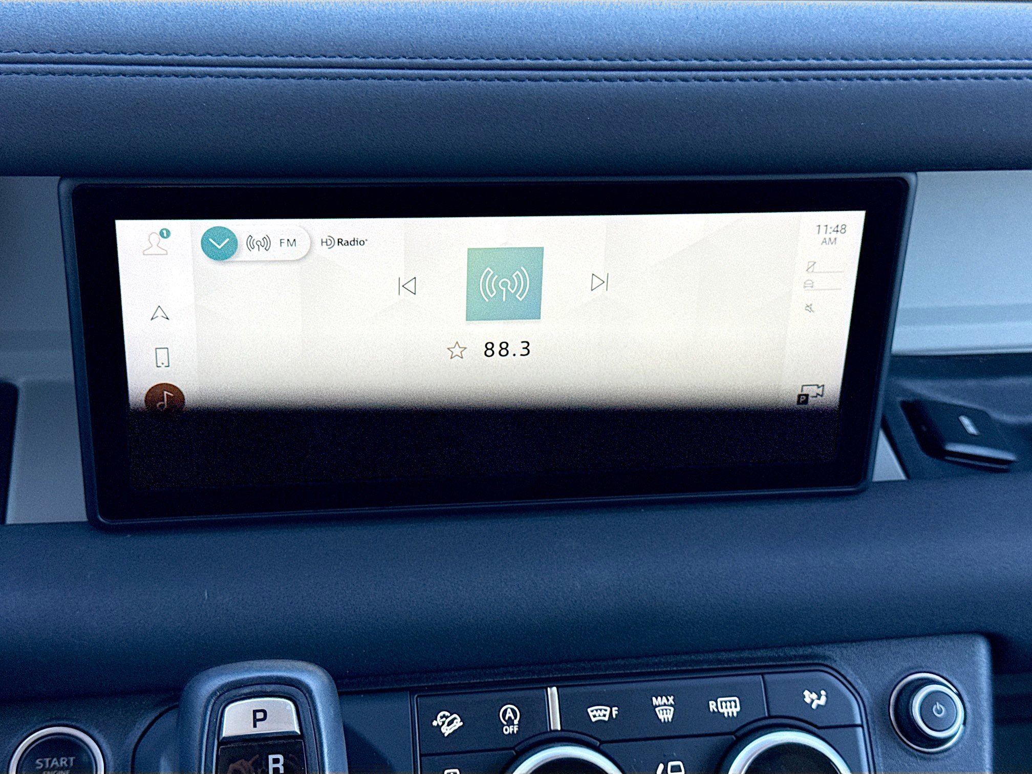 Used 2021 Land Rover Defender 90 First Edition image 32