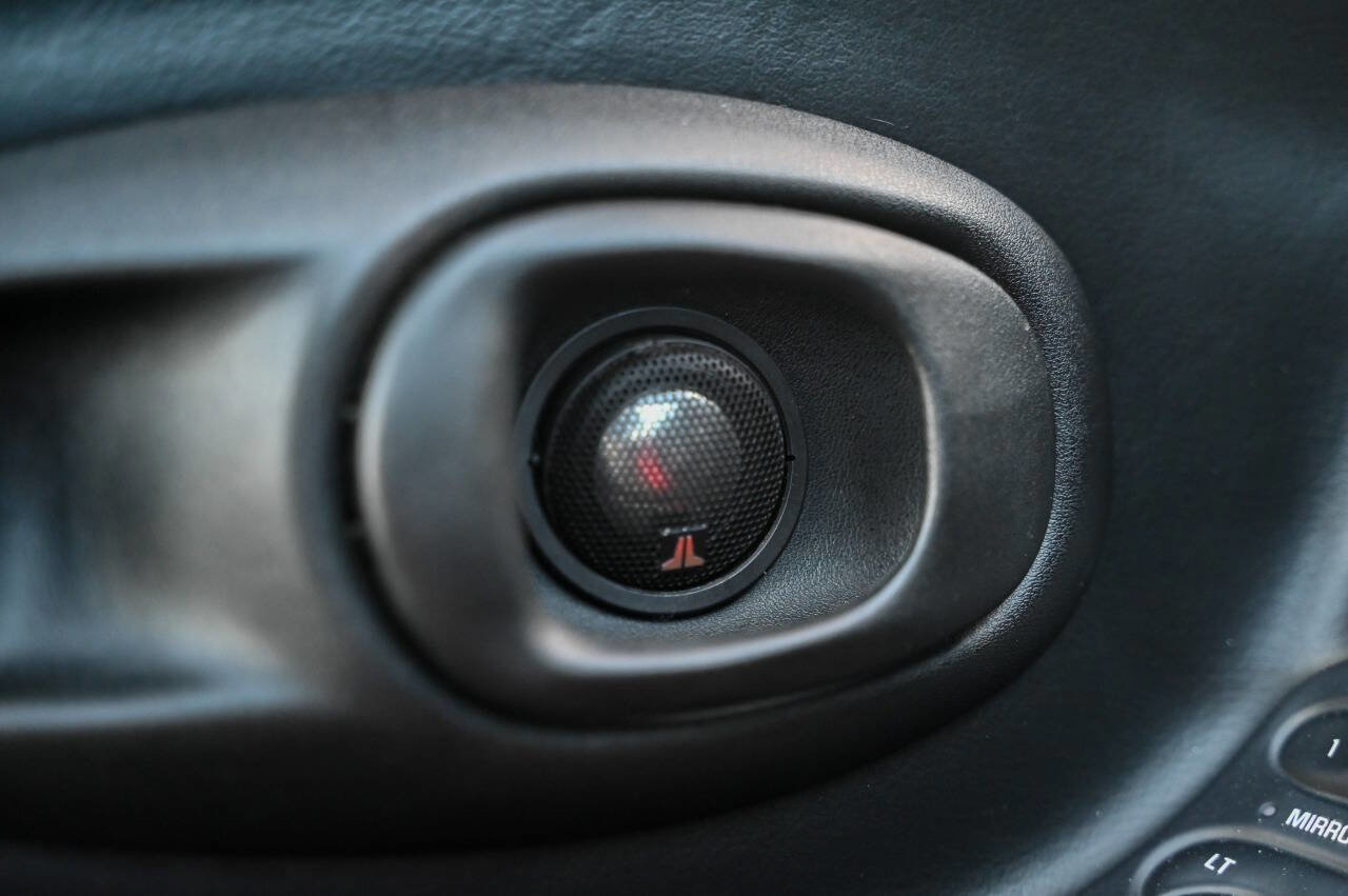 Used 2002 Chevrolet Corvette Z06 w/ Memory Pkg image 75