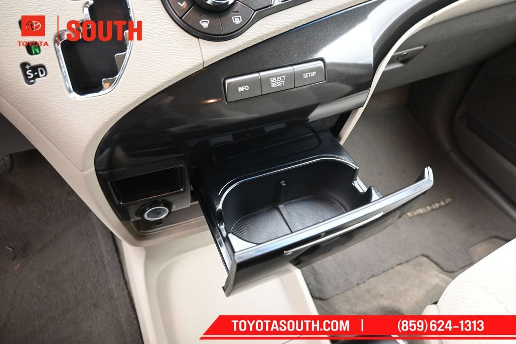 Used 2014 Toyota Sienna LE AWD/4WD image 15