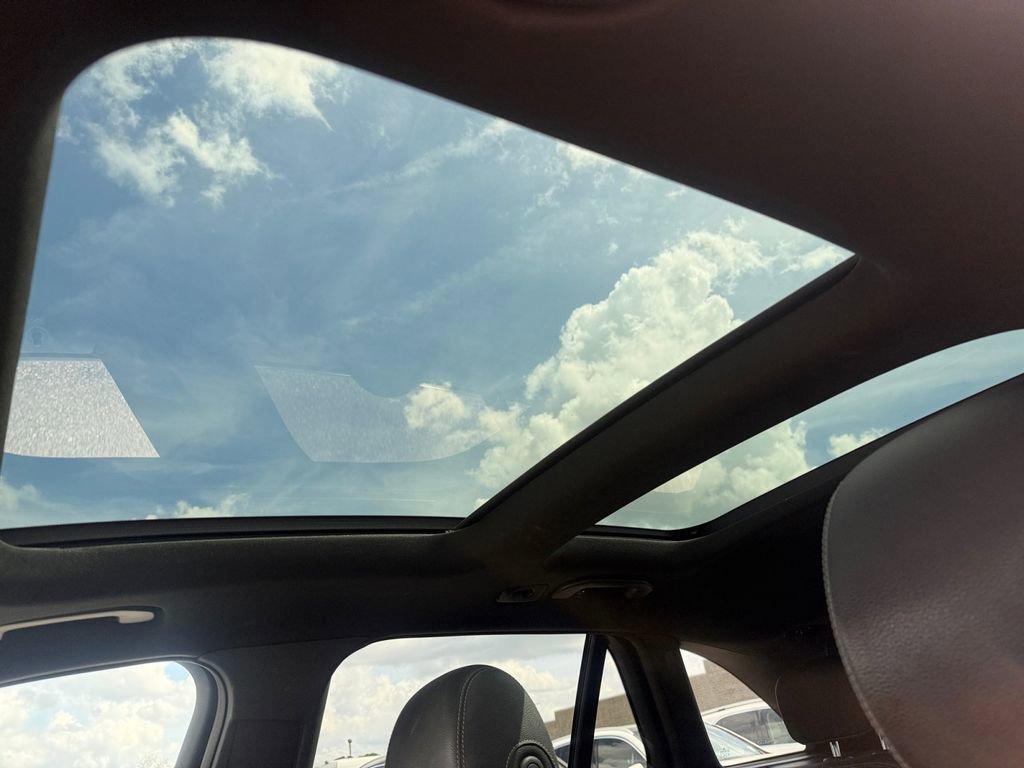 Used 2020 Mercedes-Benz GLC 300 4MATIC image 17