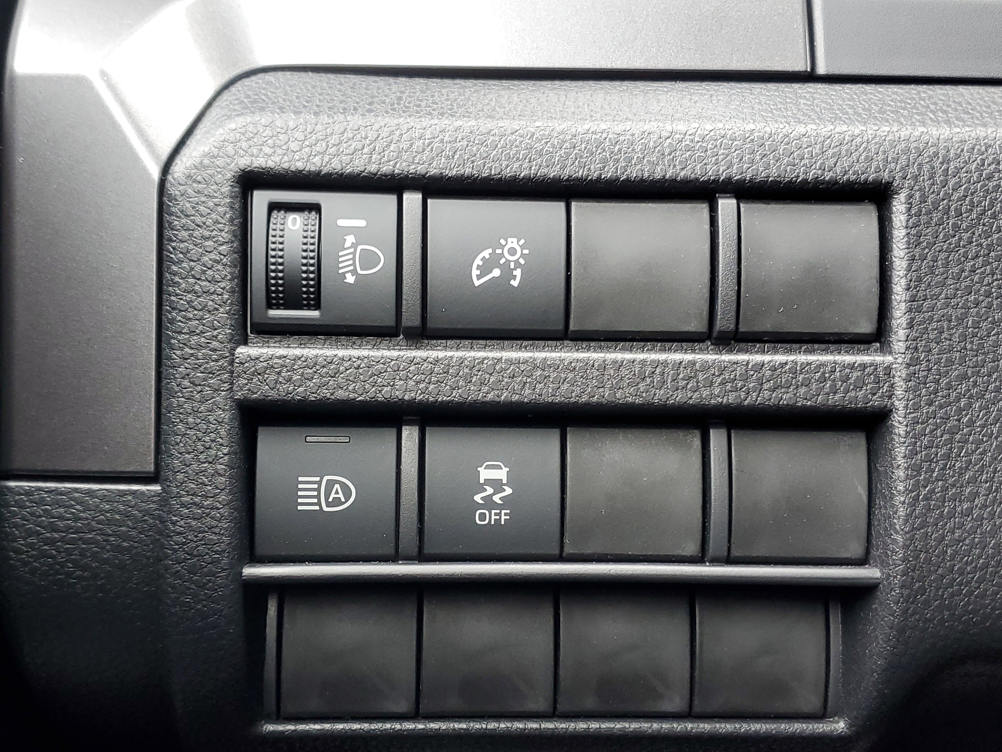 Used 2025 Toyota Tacoma SR5 image 31