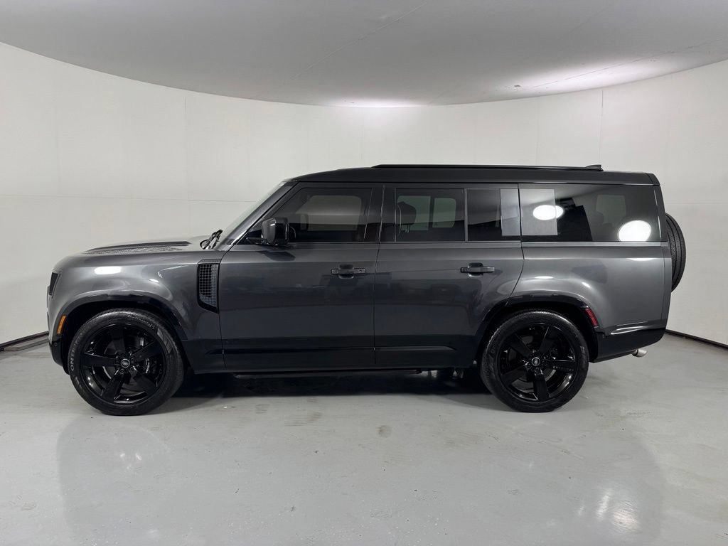 Used 2025 Land Rover Defender 130 V8 AWD/4WD image 10