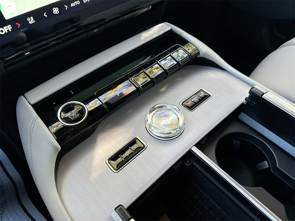 New 2025 Lincoln Navigator L Reserve image 16