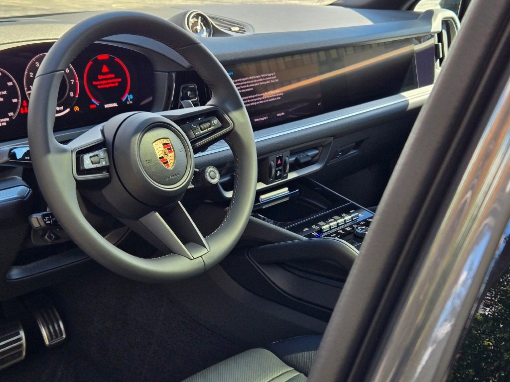 New 2026 Porsche Cayenne Coupe image 4